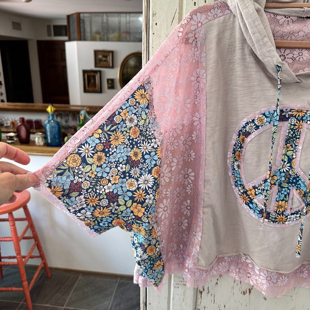 POL Floral Peace Sign Blouse - Pink and Blue - Picture 9 of 13